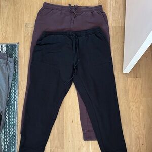 Bundle to two Quince soft fleece joggers size medium